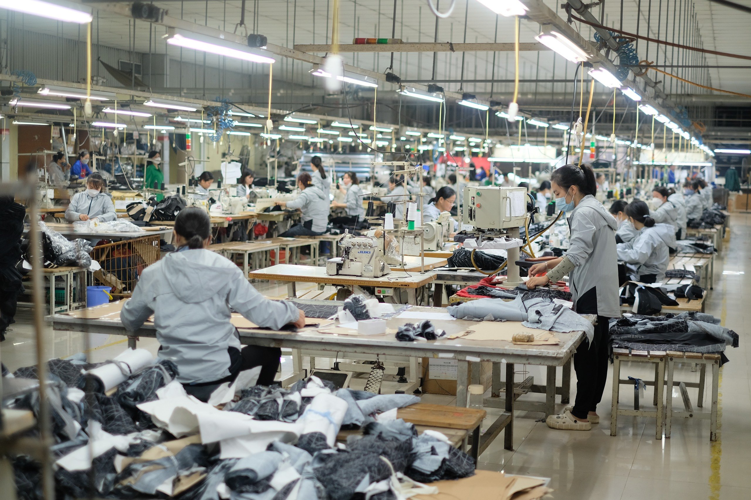 Khám Phá Thế Giới Của Xưởng Dệt May