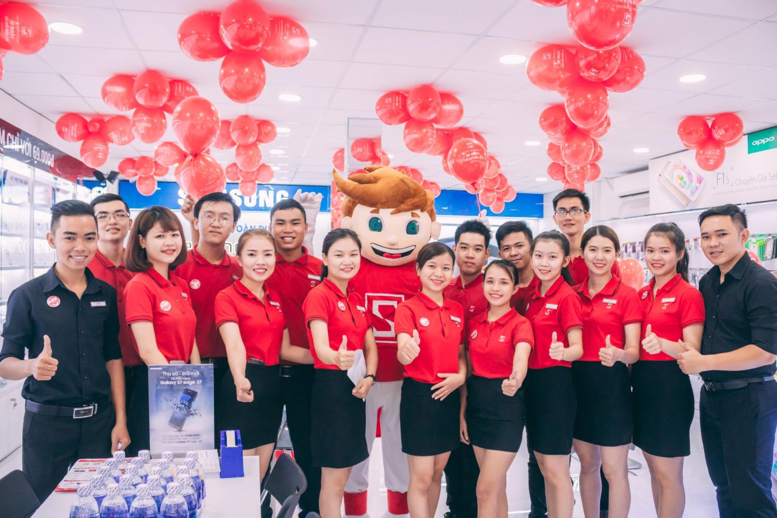 May đồng phục nhân viên