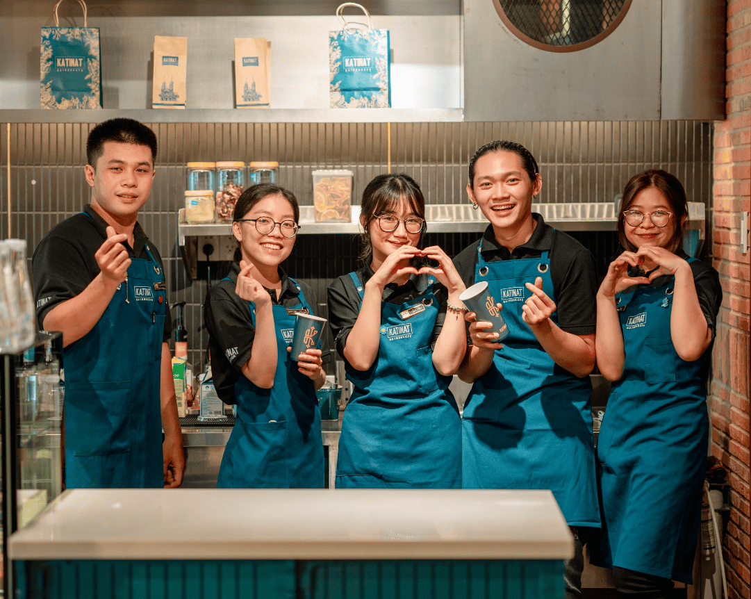 May đồng phục nhân viên