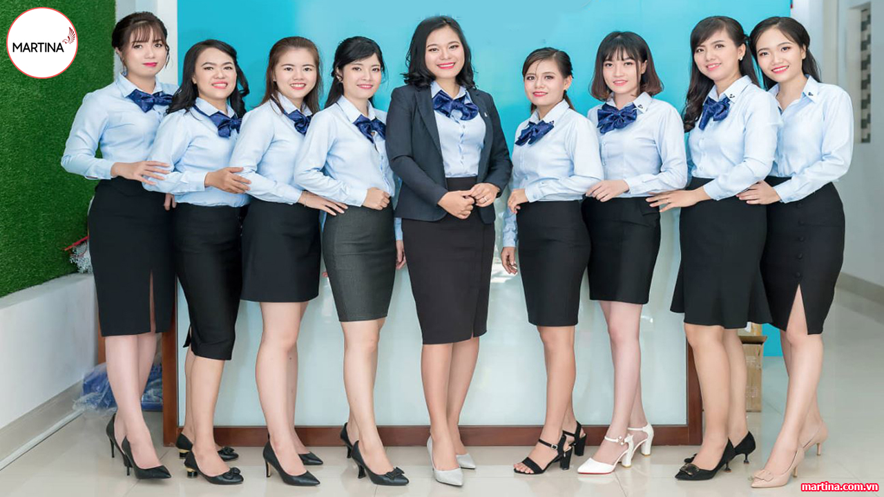 Sự Quyến Rũ và Tác Động Của Đồng Phục Công Sở