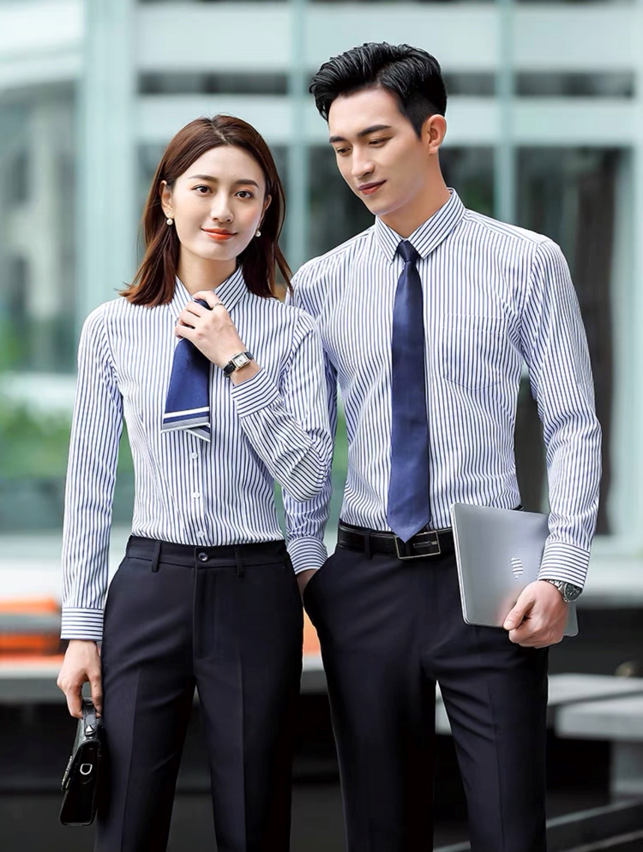 Sự Quyến Rũ và Tác Động Của Đồng Phục Công Sở
