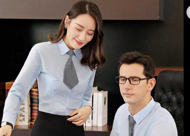 Sự Quyến Rũ và Tác Động Của Đồng Phục Công Sở