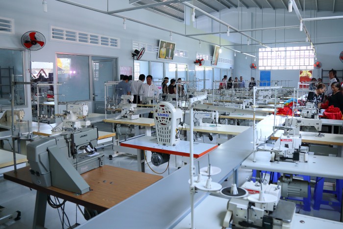 Hợp đồng may mặc gia công quần áo - Tìm hiểu về quy trình và lợi ích của việc hợp tác