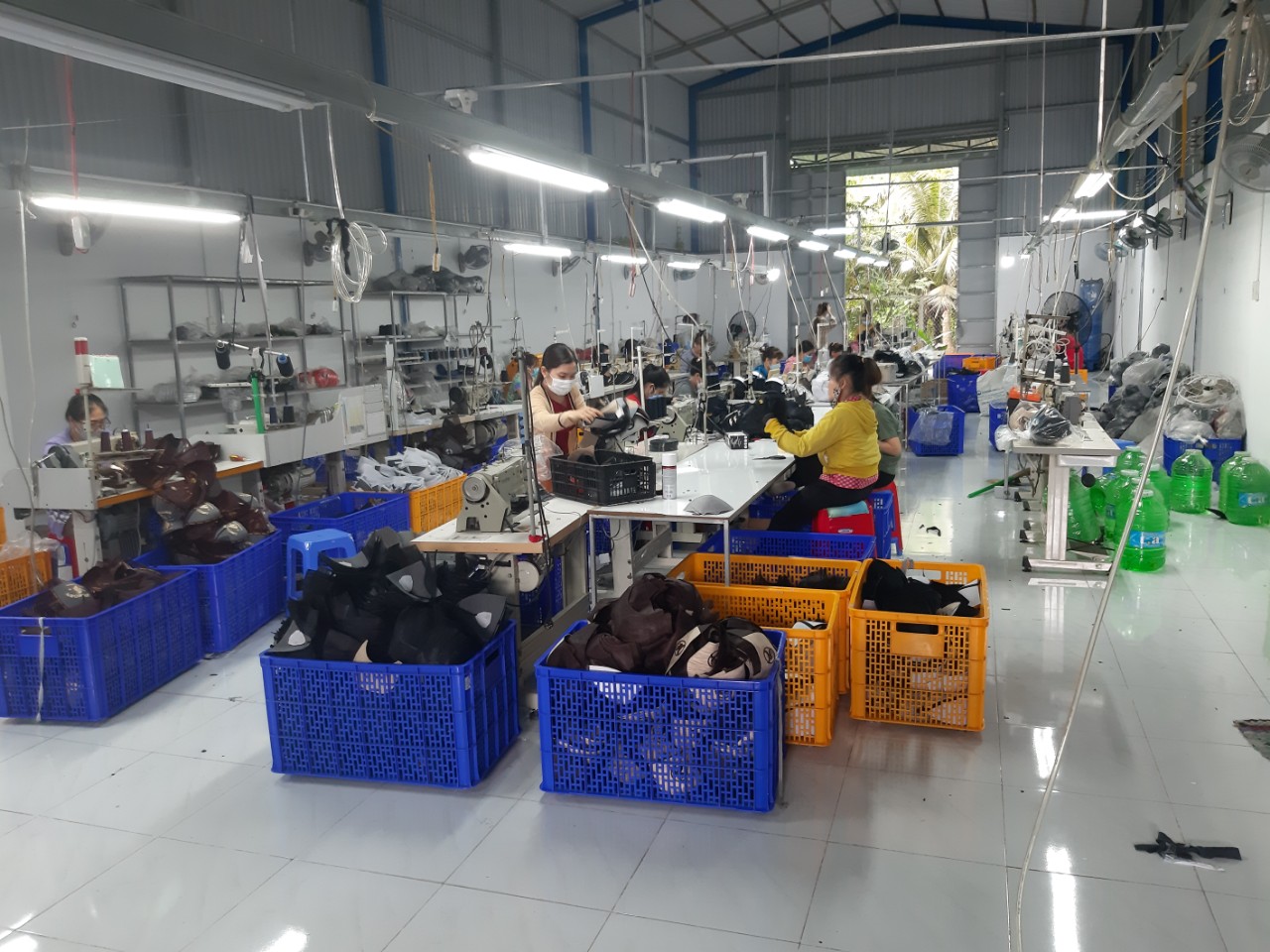 Tìm xưởng may gia công hàng xuất khẩu - Định hướng trong ngành thời trang toàn cầu