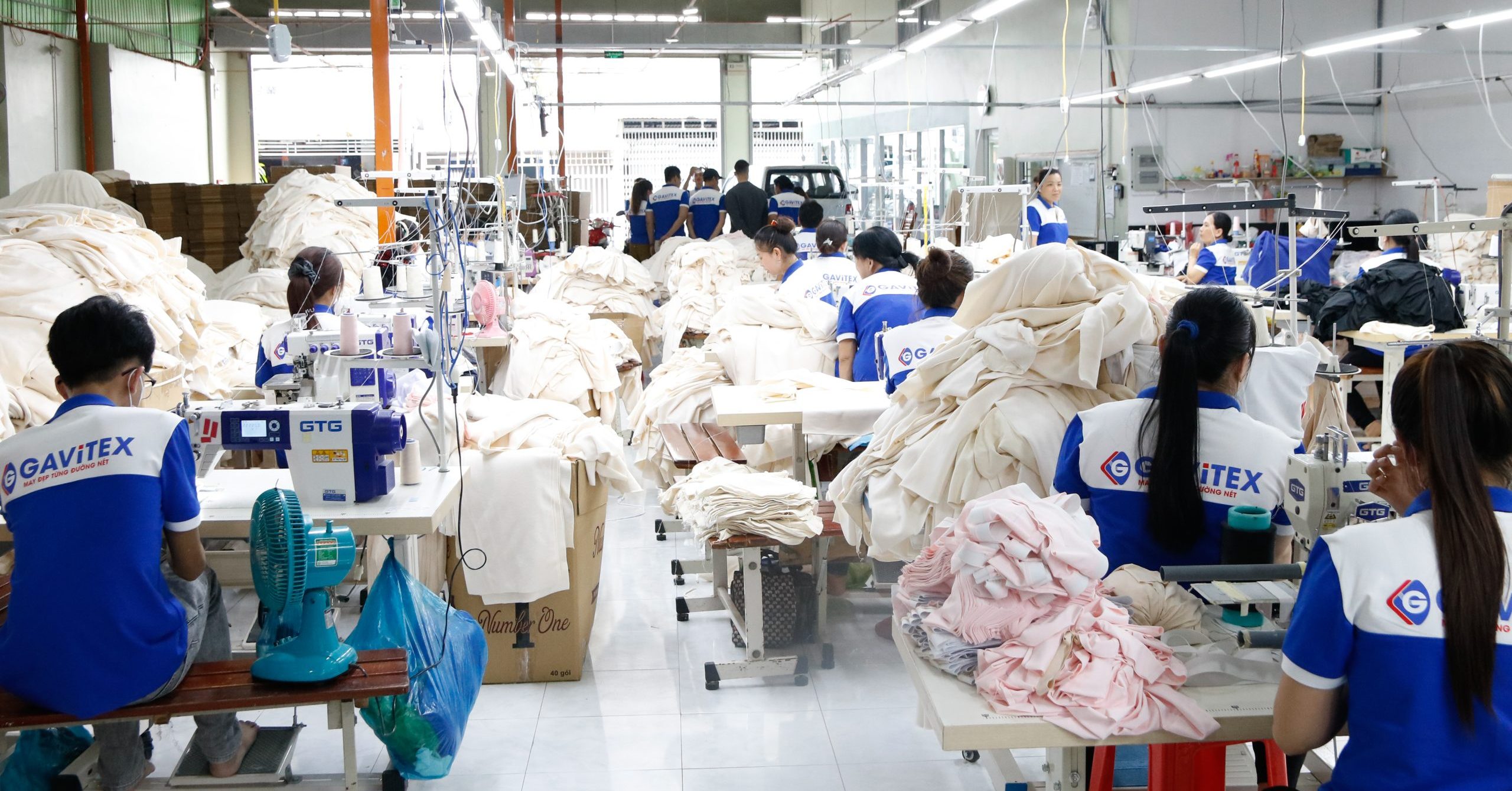 Công nhân may tại xưởng Gavitex